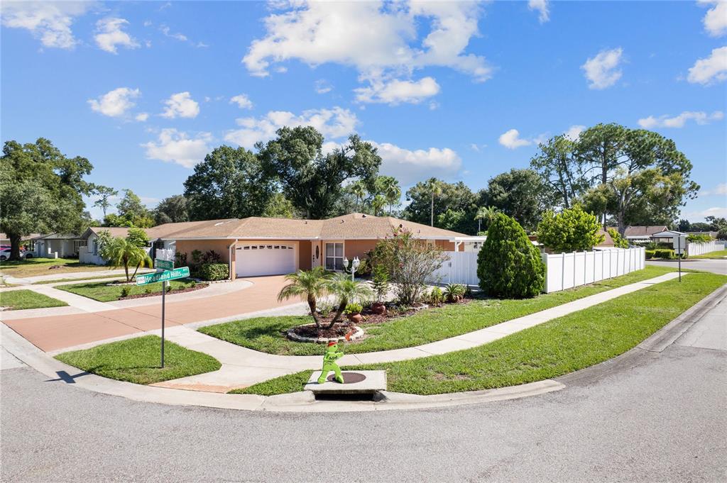 14501 HIGHLAND HILLS PLACE, TAMPA, FL — photo 2 of 30