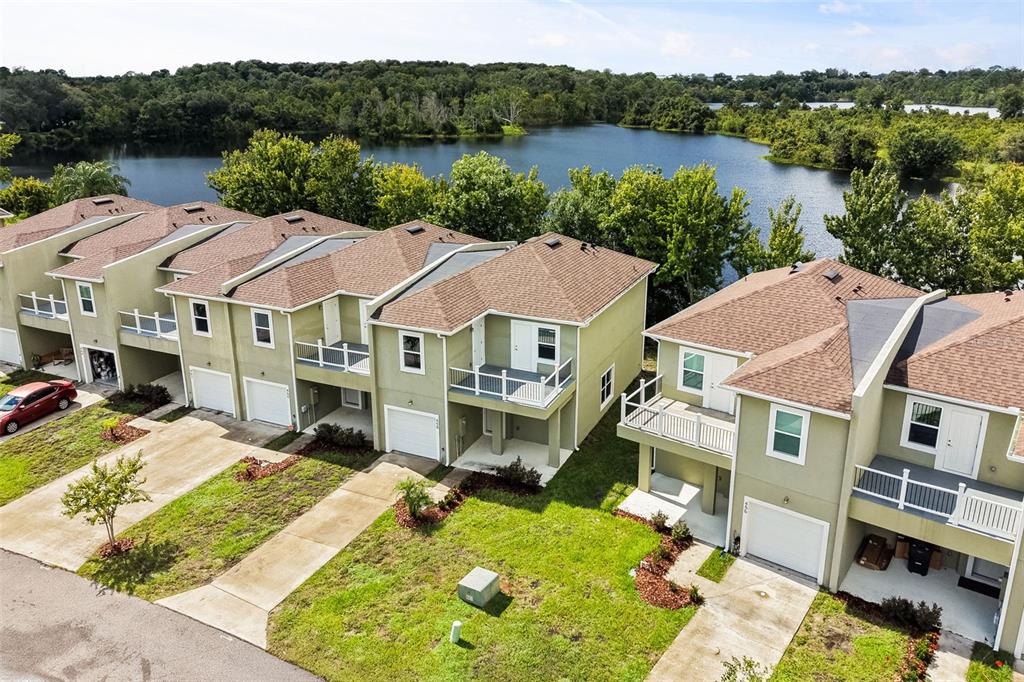 458 LAKE SHORE PARKWAY, DAVENPORT, FL — photo 4 of 30