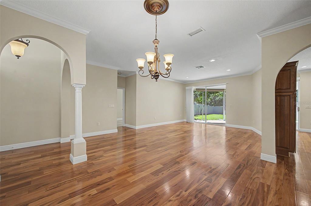 1558 E LAKE WOODLANDS PARKWAY, OLDSMAR, FL — photo 5 of 53