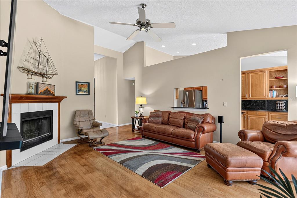 10850 DEARDEN CIRCLE, ORLANDO, FL — photo 4 of 30