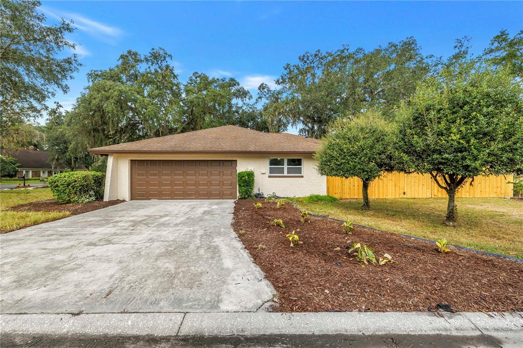 1116 N RIVERHILLS DRIVE, TEMPLE TERRACE, FL — photo 3 of 30
