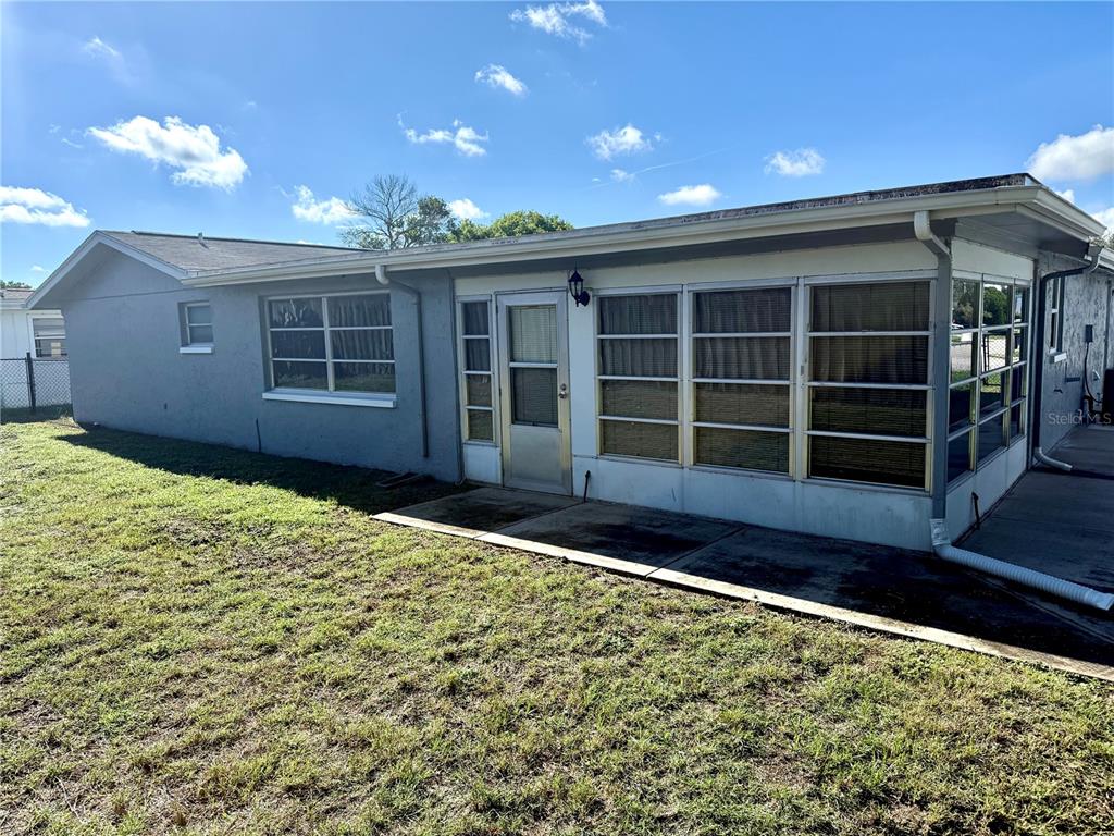 7625 EMBASSY BOULEVARD, PORT RICHEY, FL — photo 4 of 22