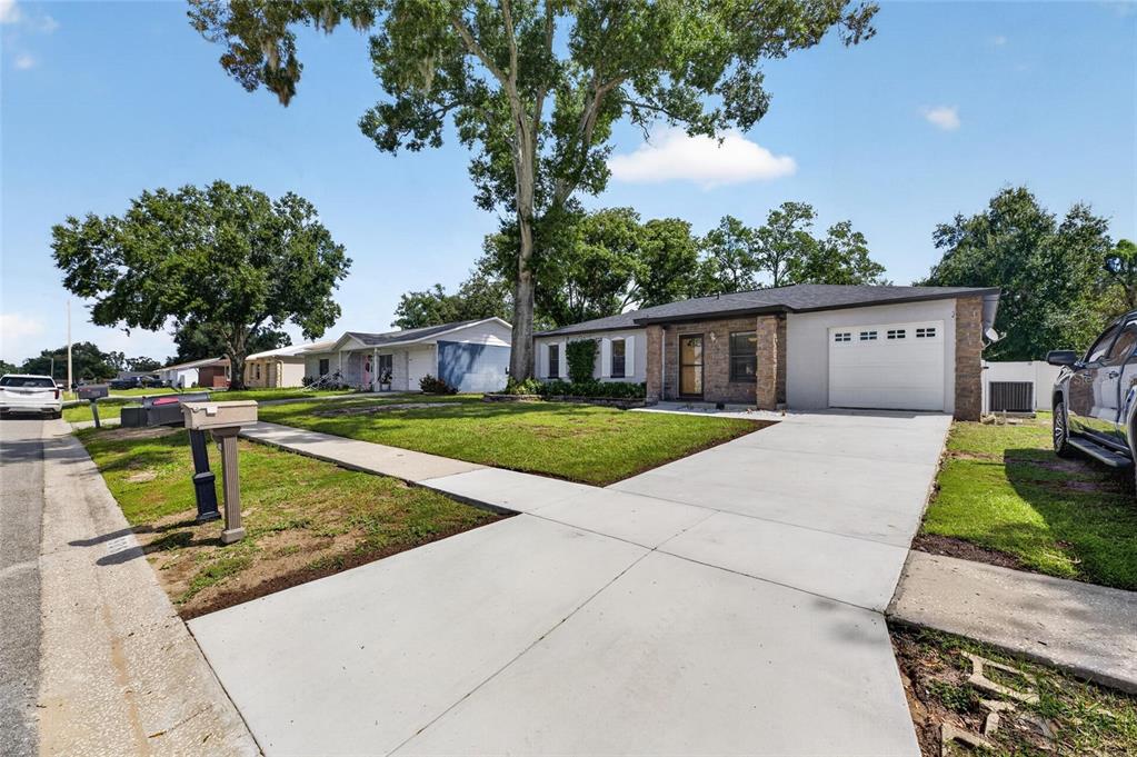 906 CUTLER DRIVE, SEFFNER, FL — photo 4 of 30