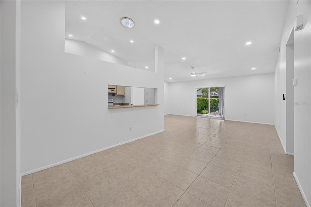 102 EDGEWATER CIRCLE, SANFORD, FL — photo 4 of 18
