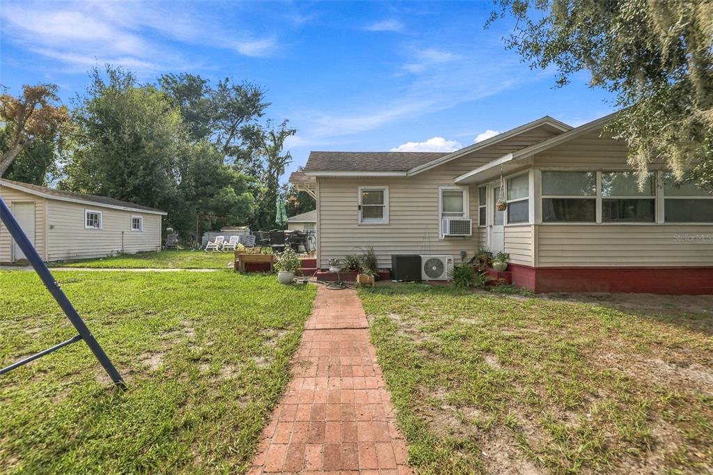 614 W PENNSYLVANIA AVENUE, DELAND, FL — photo 2 of 17