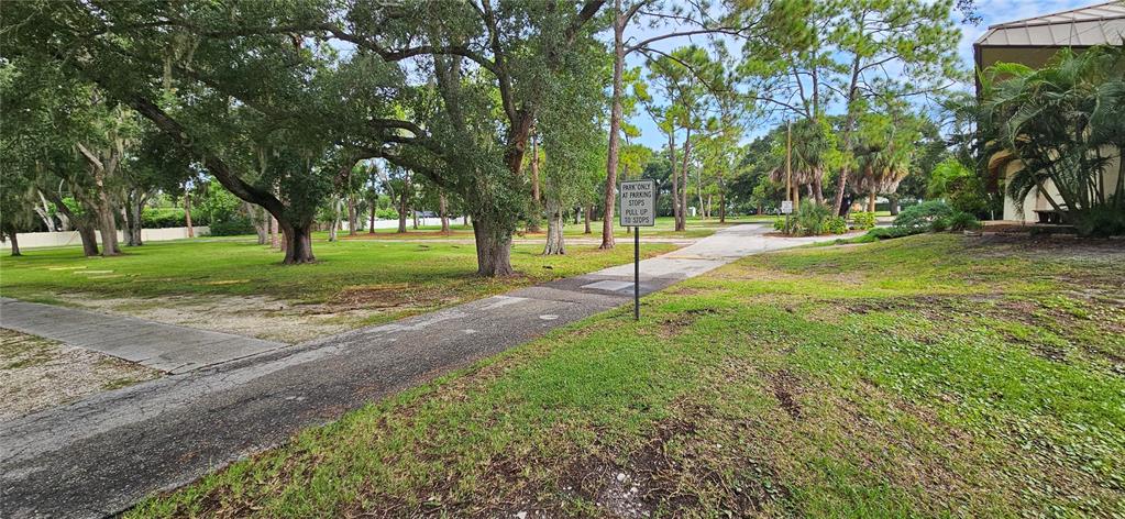 11501 WALKER AVENUE, SEMINOLE, FL — photo 4 of 10