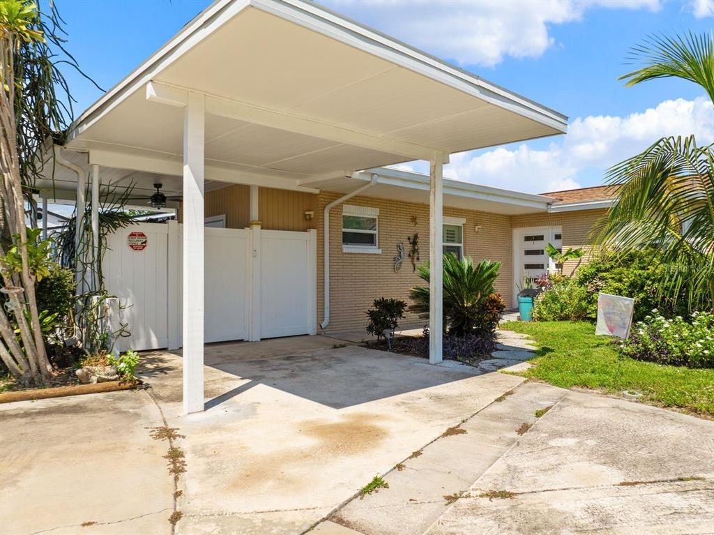 10713 DALTON AVENUE, TAMPA, FL — photo 2 of 30