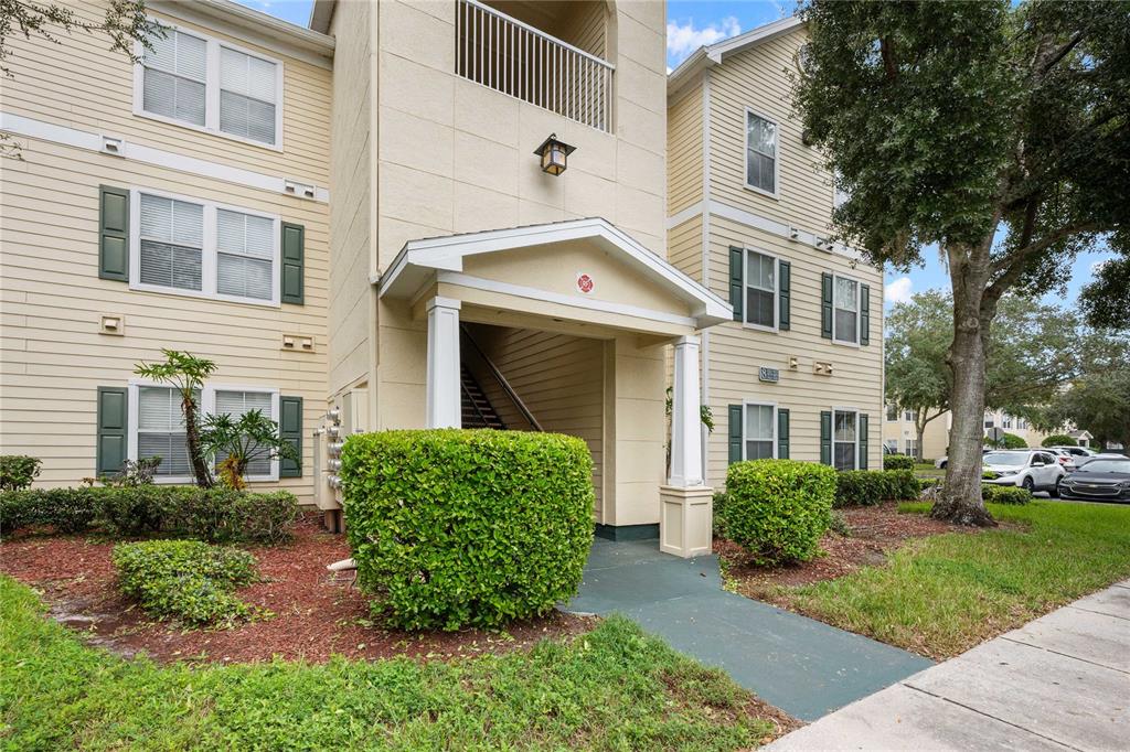 18235 BRIDLE CLUB DRIVE UNIT 18235, TAMPA, FL — photo 2 of 30