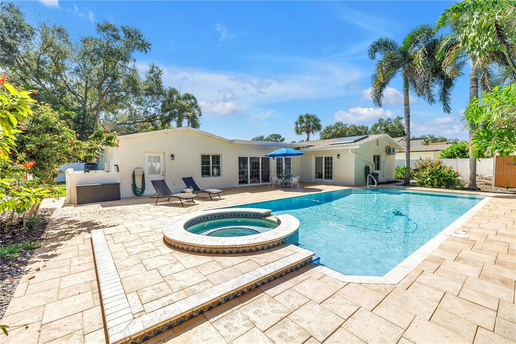146 GIRALDA BOULEVARD NE, ST PETERSBURG, FL — photo 2 of 49