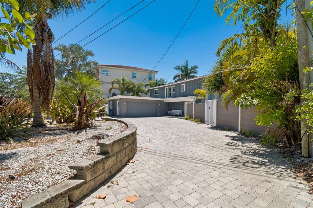 104 KLOSTERMAN ROAD W, PALM HARBOR, FL — photo 2 of 58