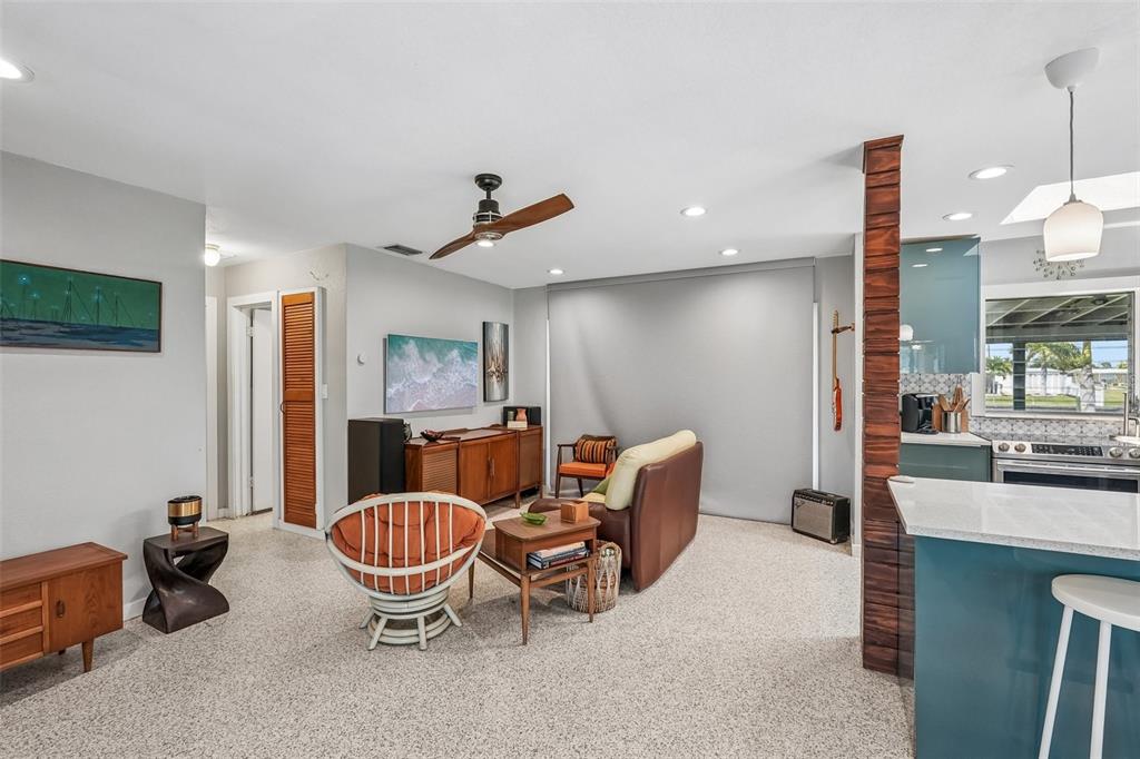 561 LINDLEY TERRACE, PORT CHARLOTTE, FL — photo 4 of 30