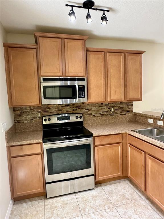 1121 TRILLIUM PARK LANE, SANFORD, FL — photo 5 of 19
