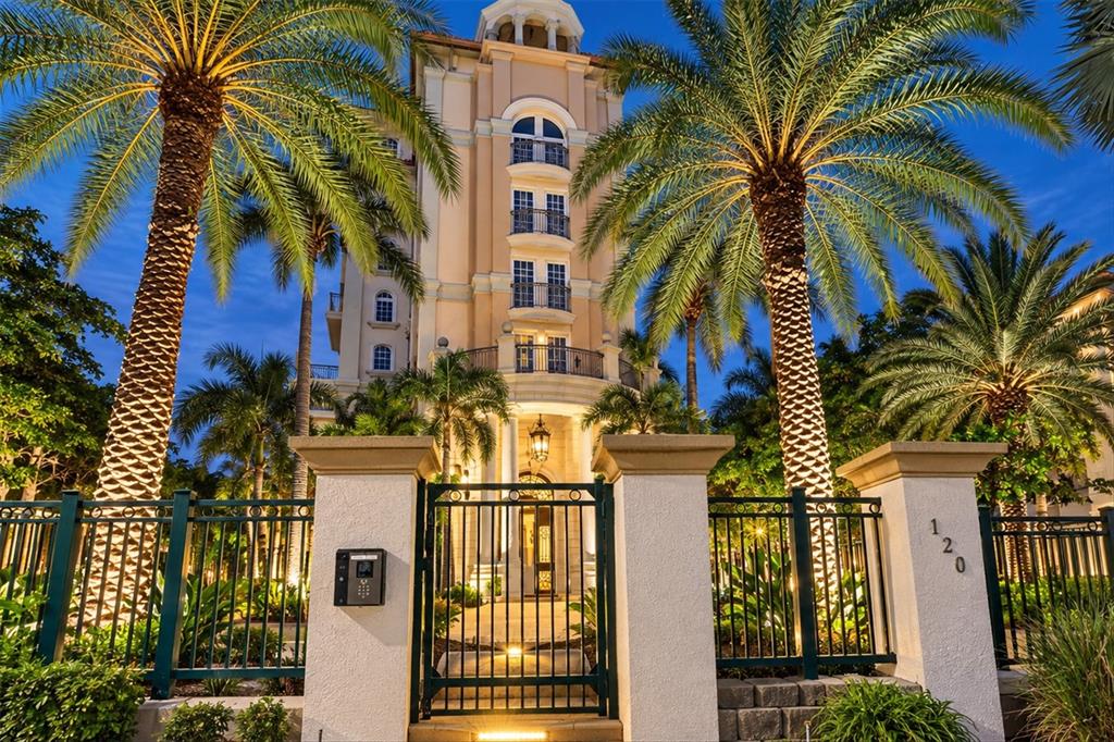 420 GOLDEN GATE POINT UNIT 700, SARASOTA, FL — photo 5 of 30
