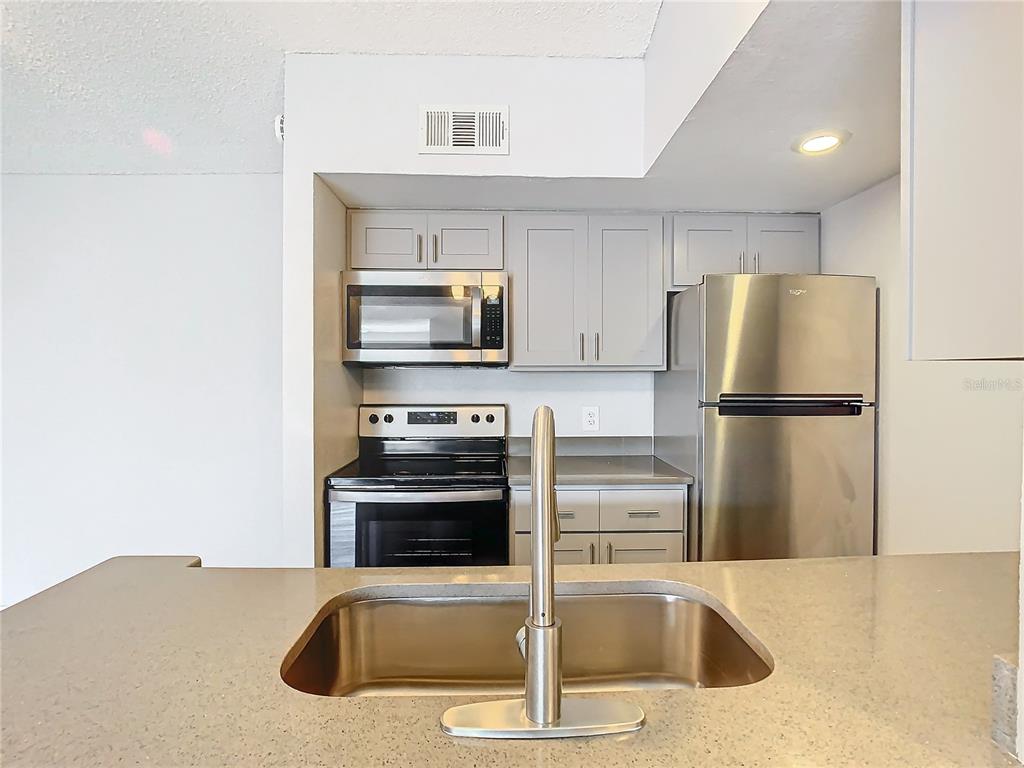 5144 CONROY ROAD UNIT 35, ORLANDO, FL — photo 5 of 47