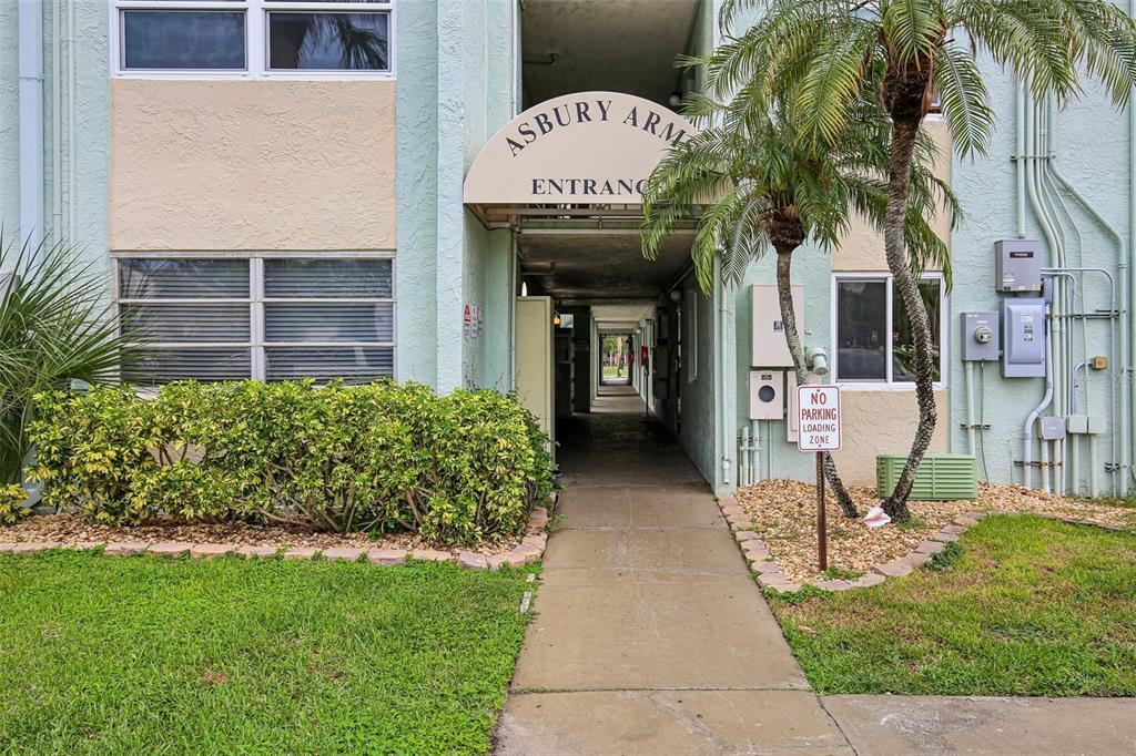 801 83RD AVENUE N UNIT 511, ST PETERSBURG, FL — photo 3 of 30