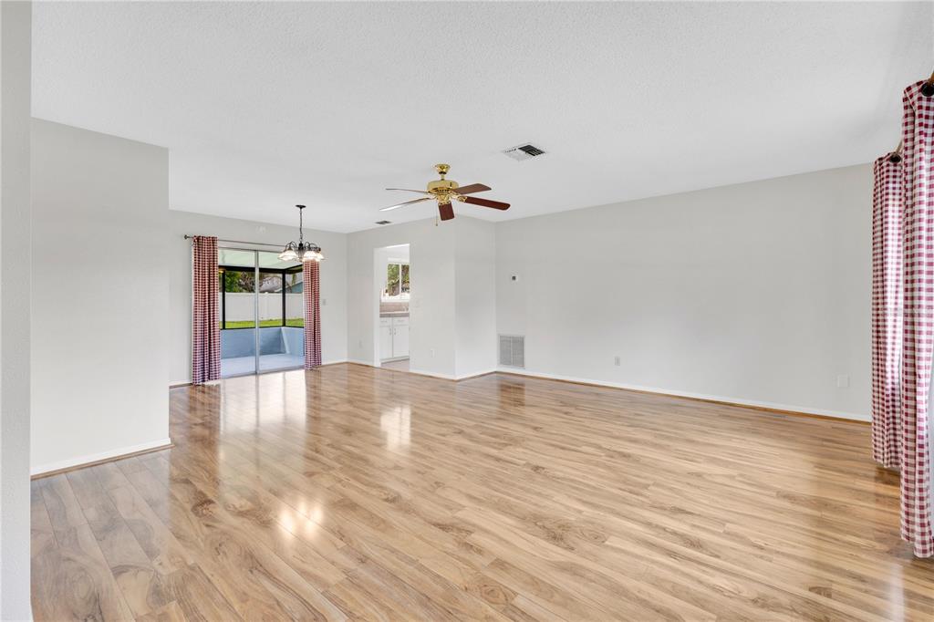 1922 VIENNA AVENUE, DELTONA, FL — photo 3 of 27