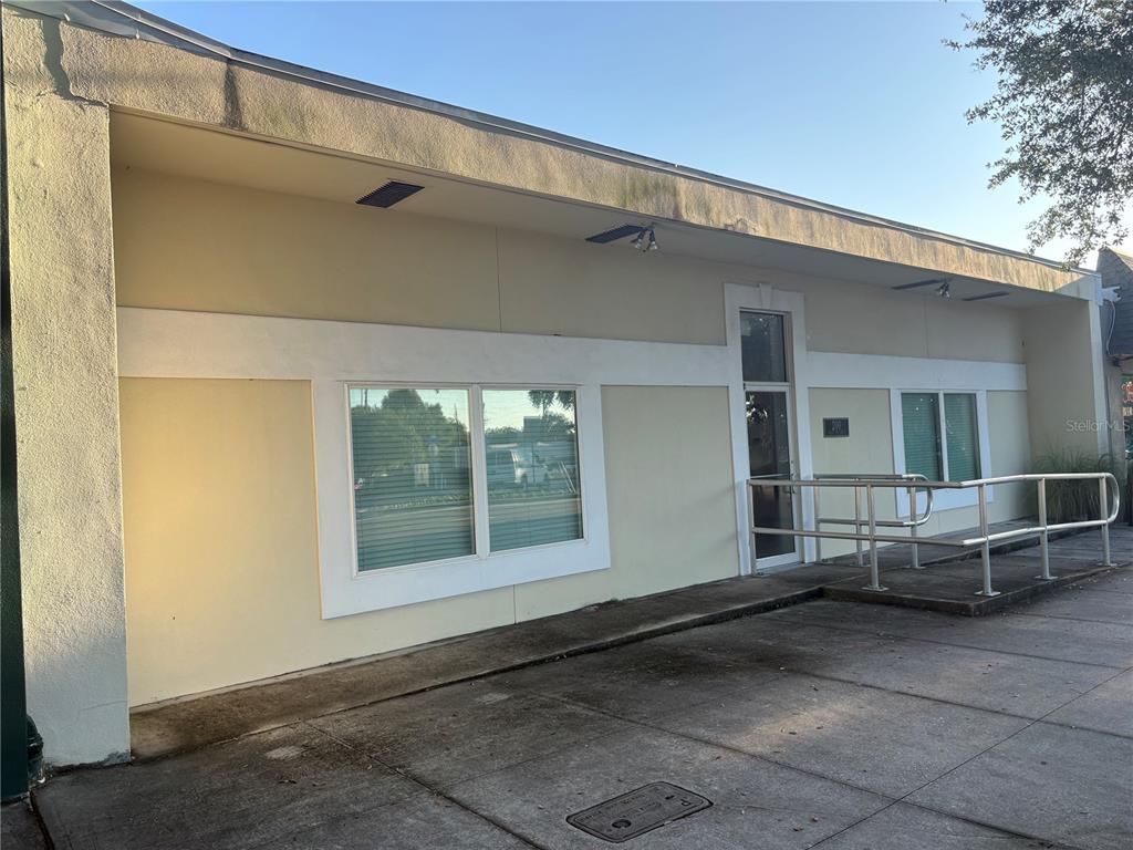 200 W BAY DRIVE