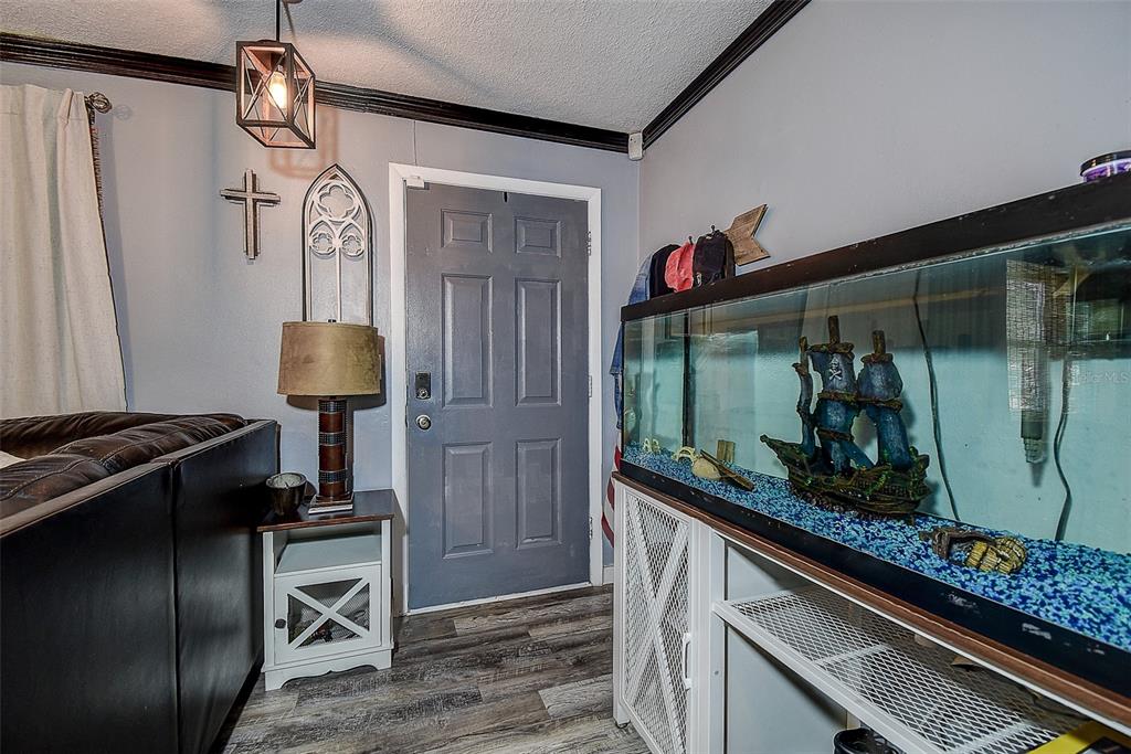 365 36TH STREET SE, LARGO, FL — photo 4 of 40