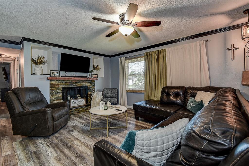 365 36TH STREET SE, LARGO, FL — photo 5 of 40