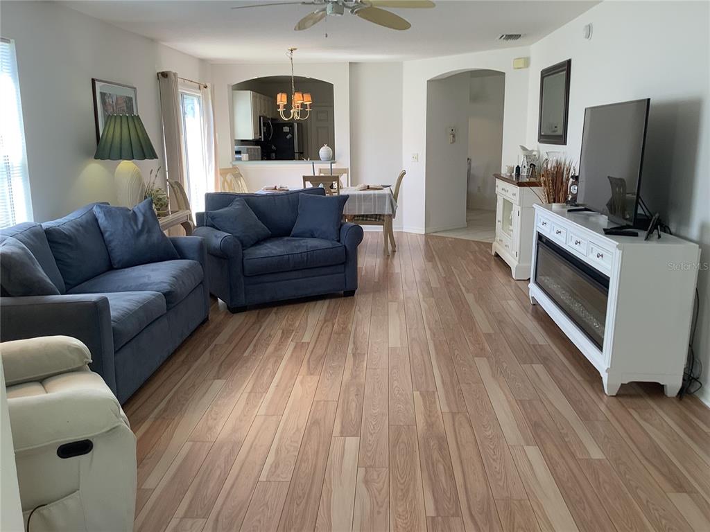 8018 SE 169TH TWEEDSIDE LOOP, THE VILLAGES, FL — photo 3 of 19