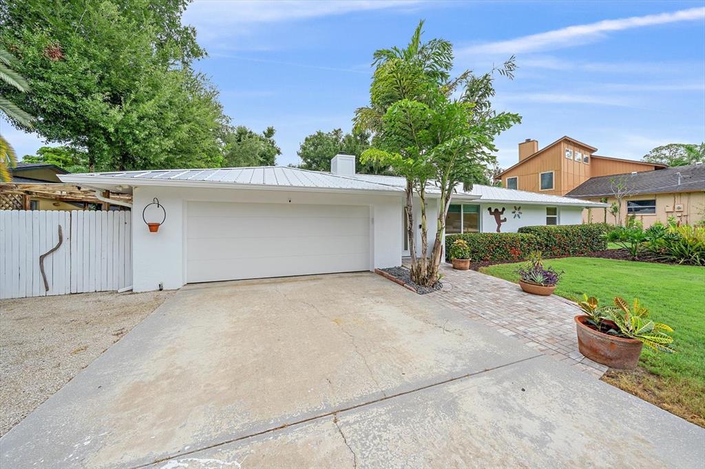 4271 LAGO WAY