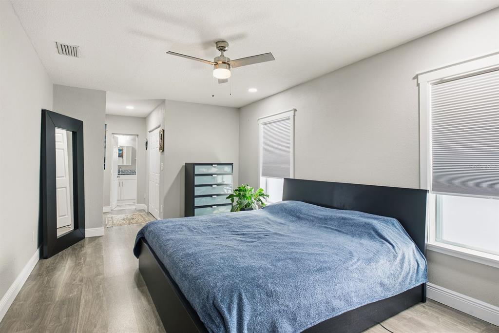 3926 W CASS STREET, TAMPA, FL — photo 5 of 30