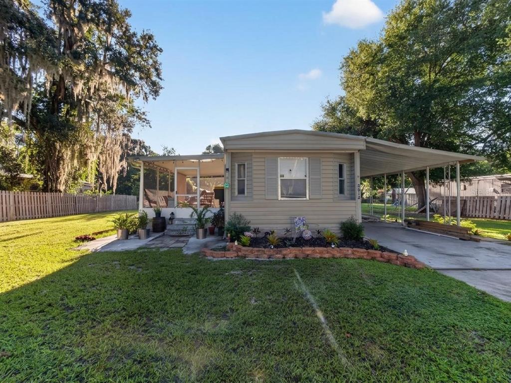 2815 BAY AVENUE, KISSIMMEE, FL — photo 2 of 24