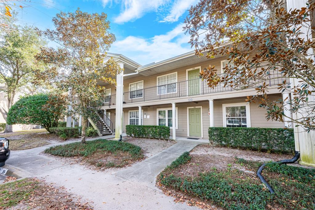 120 RESERVE CIRCLE UNIT 208