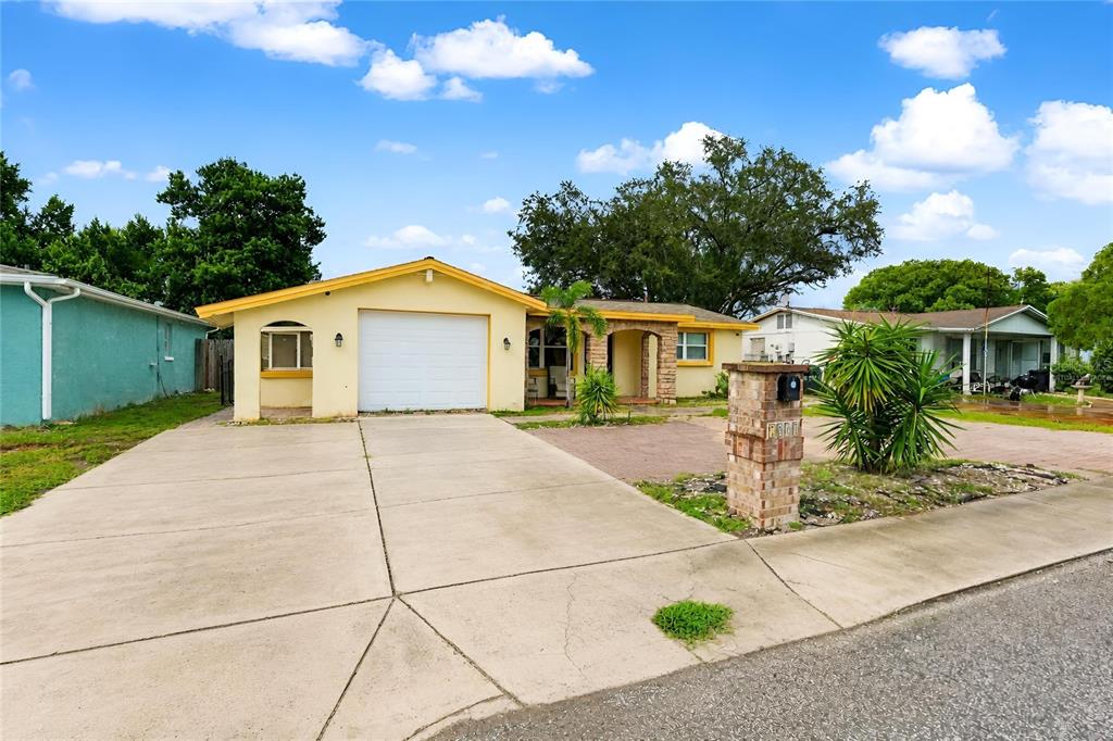7041 WESTCOTT DRIVE, PORT RICHEY, FL — photo 2 of 30