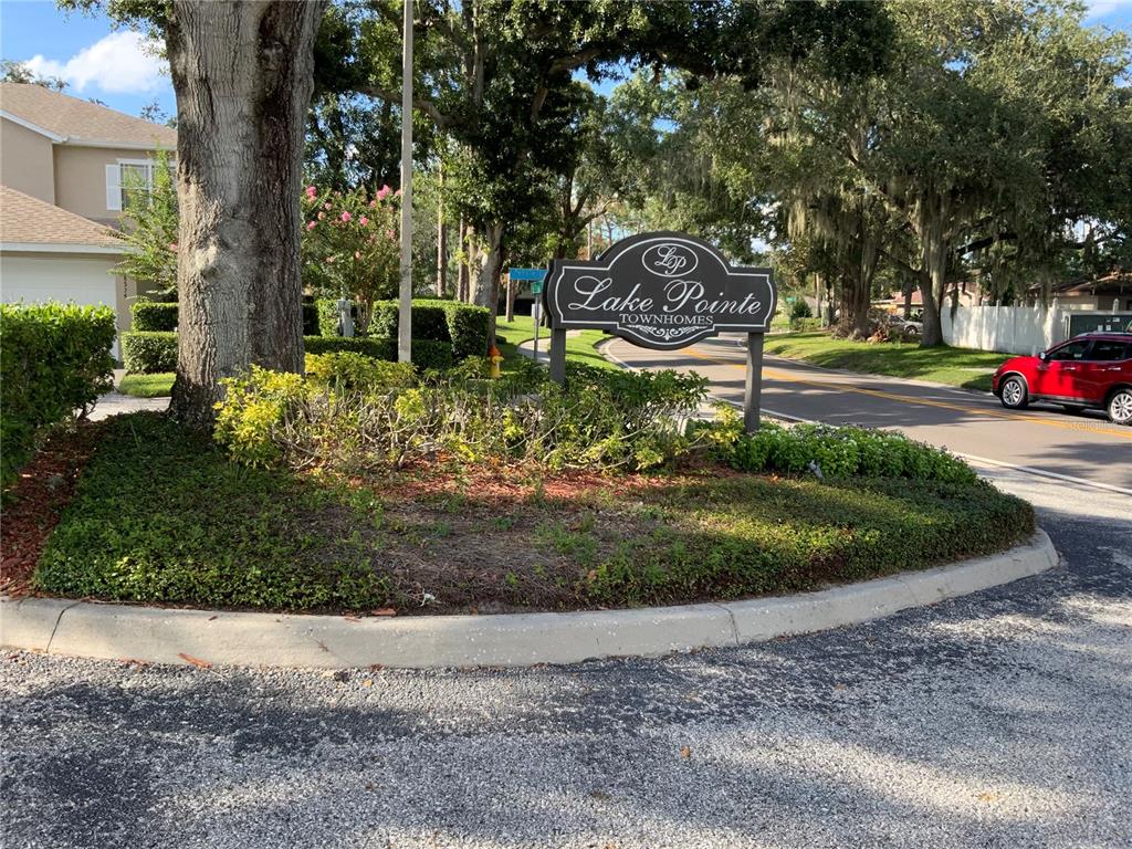 18533 PEBBLE LAKE COURT, TAMPA, FL — photo 2 of 28