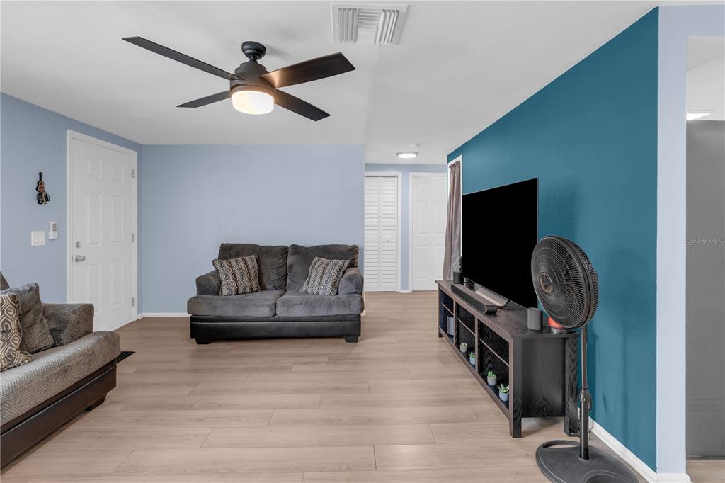 1400 JENNINGS DRIVE, HOLIDAY, FL — photo 3 of 29