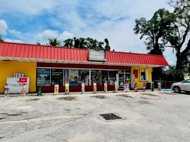 223 E VOORHIS AVENUE