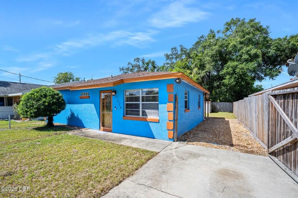 1324 GRANADA AVENUE, DAYTONA BEACH, FL — photo 3 of 30