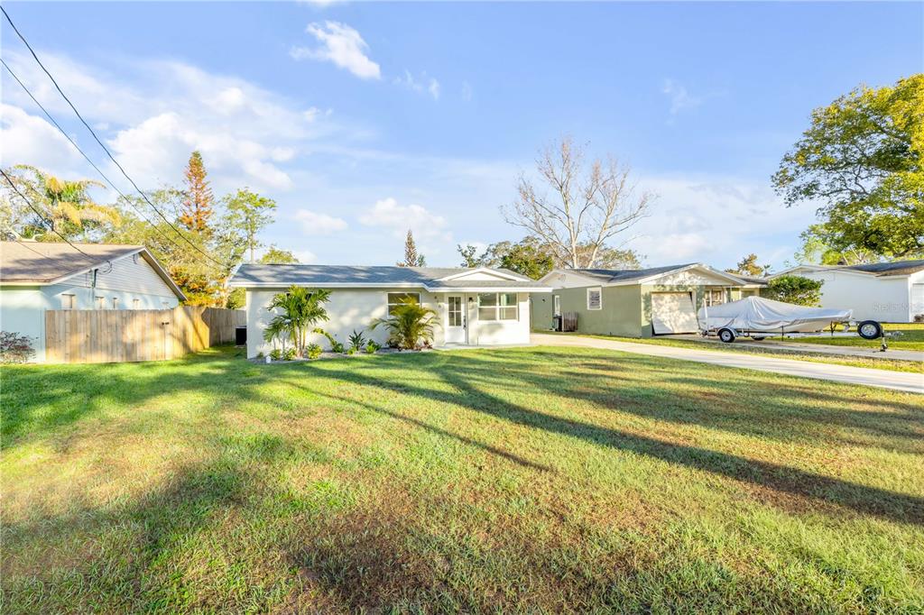 416 PLUMOSA AVENUE