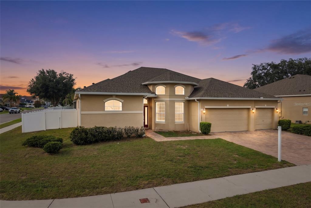 1642 CHANDELLE LANE