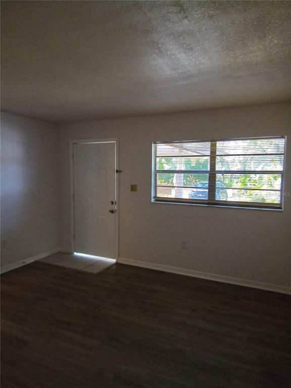 724 W ALAMO DRIVE, LAKELAND, FL — photo 3 of 17