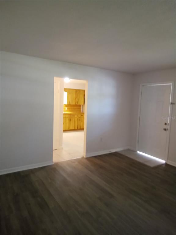 724 W ALAMO DRIVE, LAKELAND, FL — photo 4 of 17