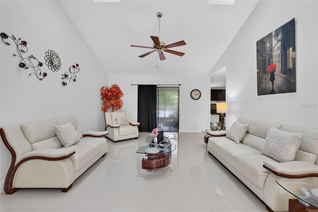 2144 MAJESTIC WOODS BOULEVARD, APOPKA, FL — photo 4 of 30