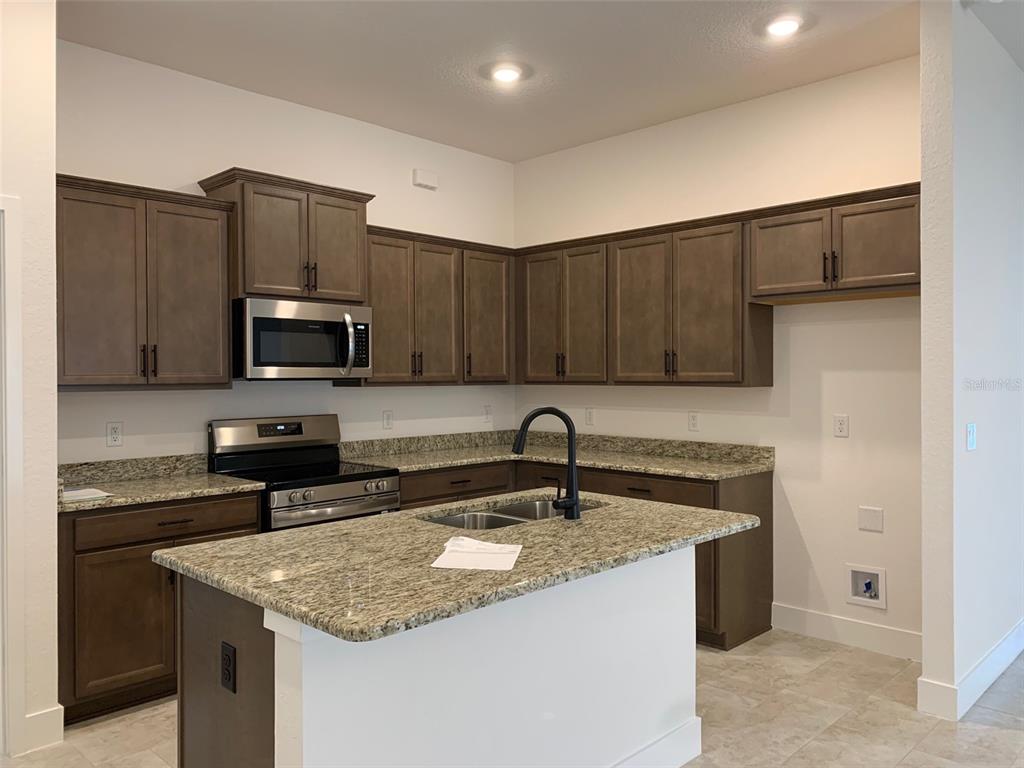 11611 GRACE ROAD, WEEKI WACHEE, FL — photo 3 of 17