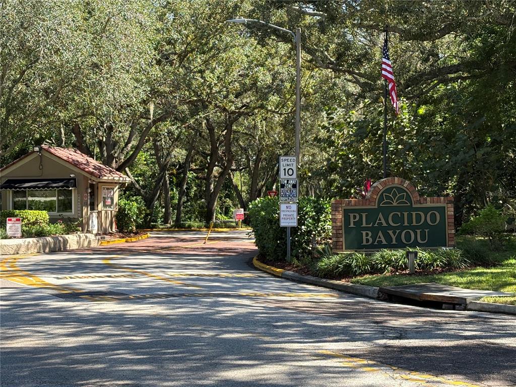 402 DATE PALM COURT NE, ST PETERSBURG, FL — photo 2 of 36