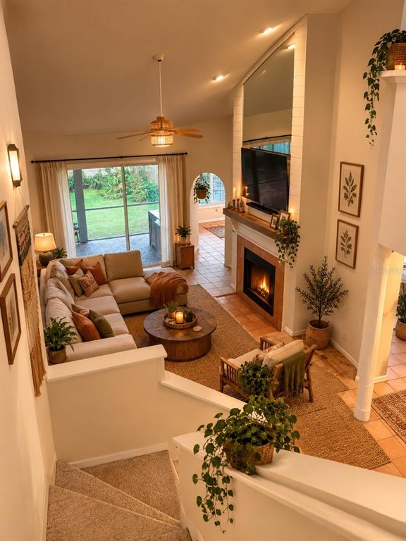 402 DATE PALM COURT NE, ST PETERSBURG, FL — photo 4 of 36