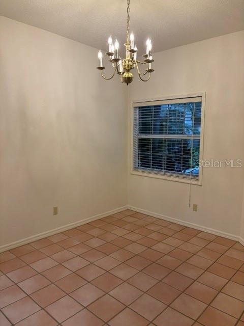 402 DATE PALM COURT NE, ST PETERSBURG, FL — photo 5 of 36