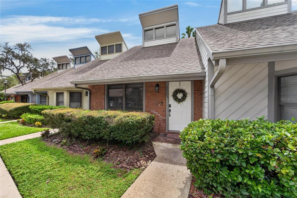 5205 OAK CHARTER COURT, TEMPLE TERRACE, FL — photo 2 of 30