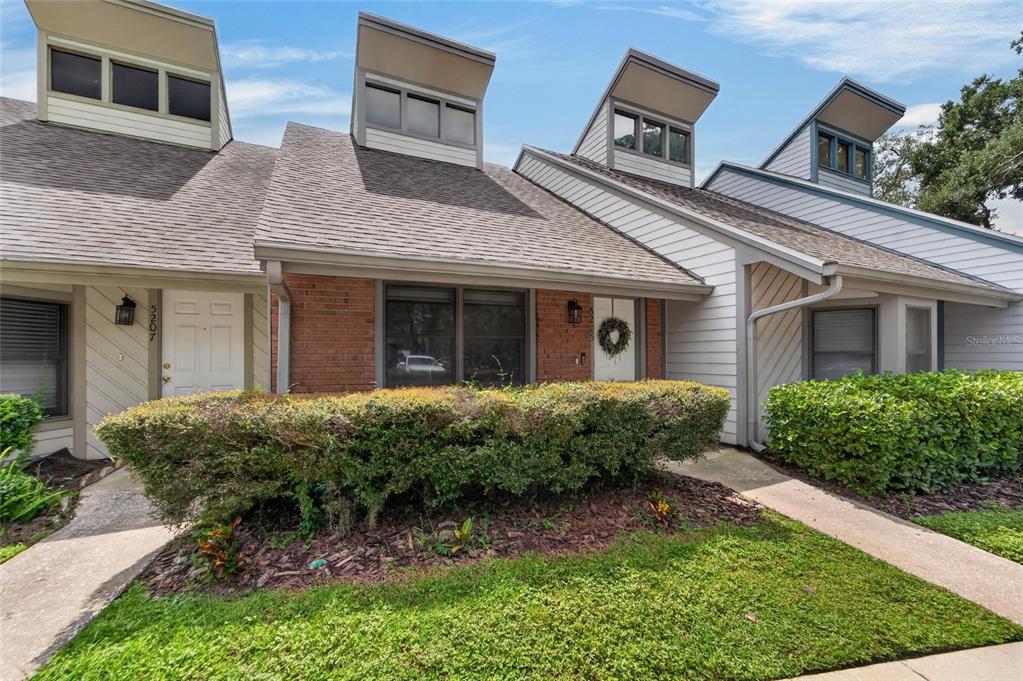 5205 OAK CHARTER COURT, TEMPLE TERRACE, FL — photo 3 of 30