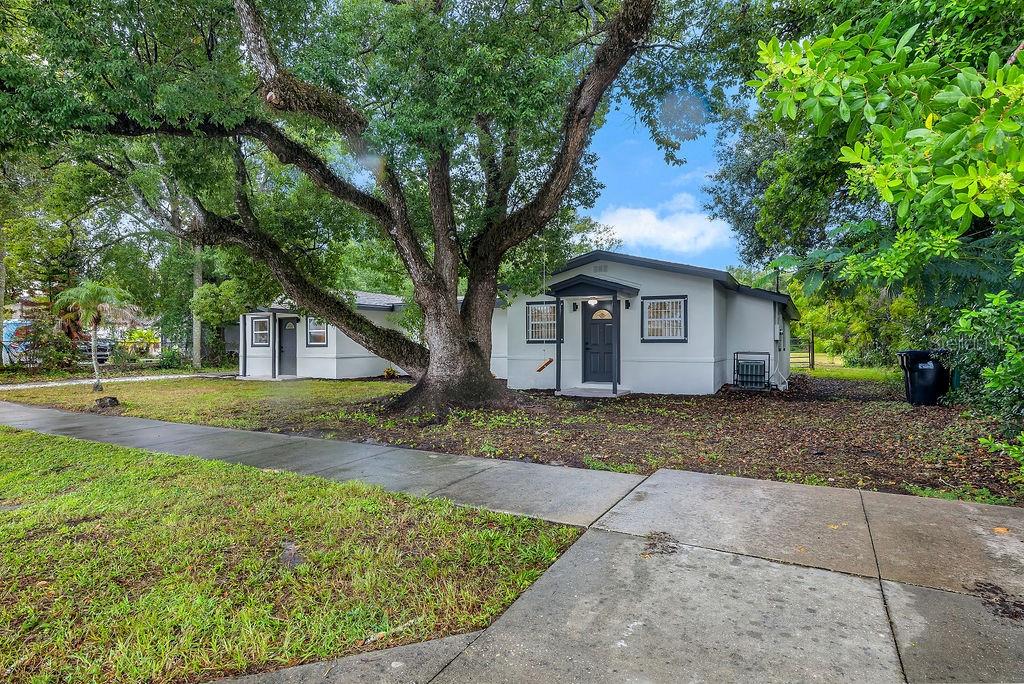 842 DENNIS AVENUE, ORLANDO, FL — photo 3 of 36