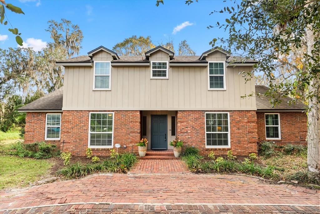 536 SIR ARTHUR COURT