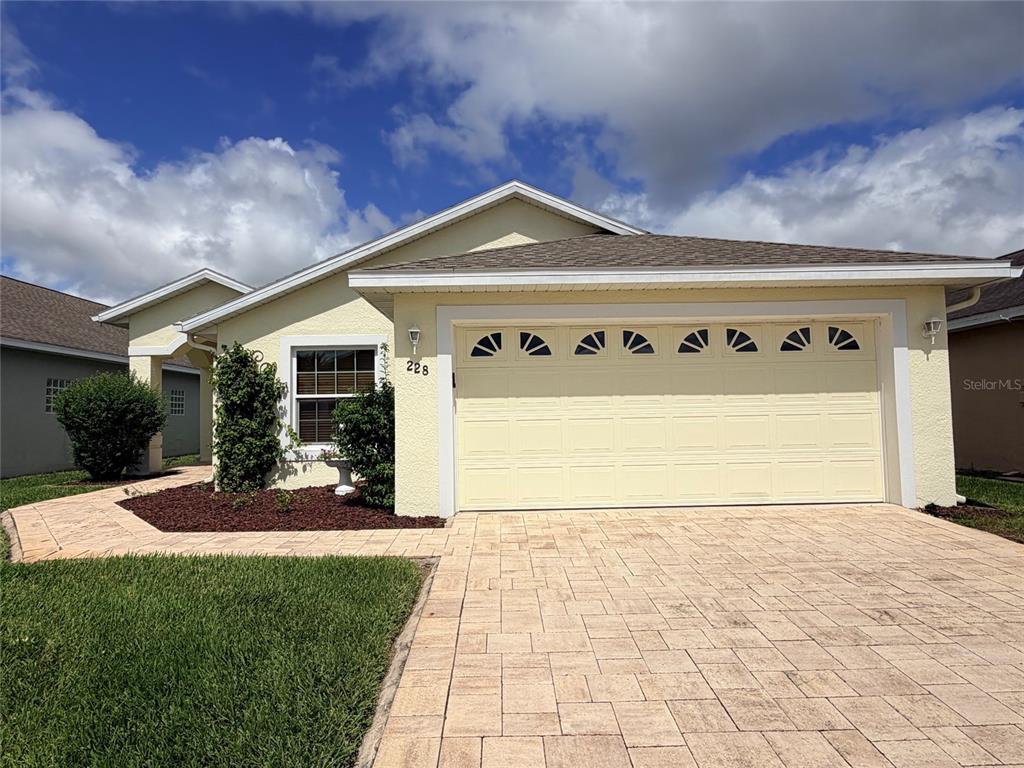 228 FLEMING LANE, DAVENPORT, FL — photo 3 of 22