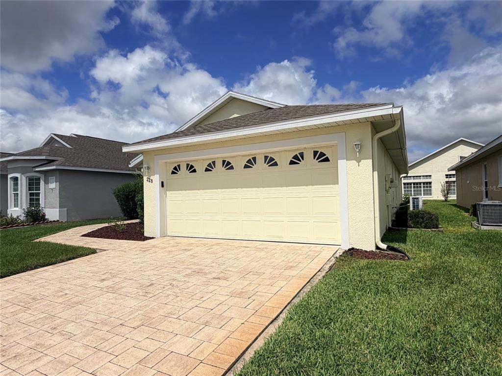 228 FLEMING LANE, DAVENPORT, FL — photo 4 of 22