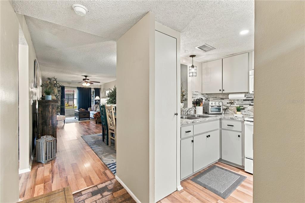 8220 SEVEN OAKS COURT UNIT 5, PORT RICHEY, FL — photo 5 of 100