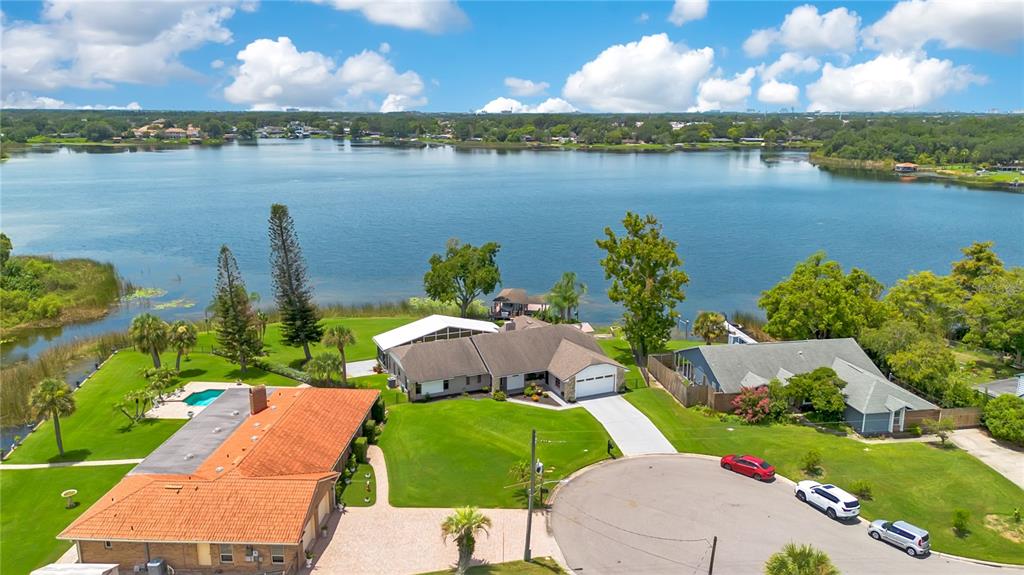 884 W LAKE HOLDEN POINT